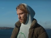 Среди россиян активно рекламируют афишу с Иваном Дорном