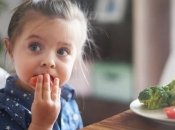 Як виховати в дитині адекватне сталення до їжі