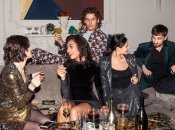 Здесь мы узнаем, как правильно одеться на празднование Нового года-2022 на работе