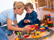 Няня vs бабушка: плюсы и минусы воспитания