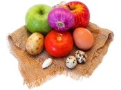 Яблука, цибуля, помідор, картопля, часник та яйця