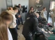 Провокаторки чи жертви: що українці думають про секс-вечірки (опитування)