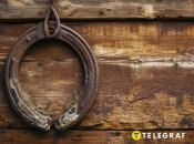 Чтобы подкова привлекала счастье, ее нужно правильно вешать (изображение создано с помощью ИИ)