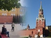 Аккордеонист у Кремля сыграл украинскую песню "Ой, у лузі червона калина"