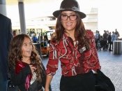 8-летняя дочь Сальмы Хайек отрежет волосы ради детей, больных раком