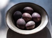 Красивые мерцающие пасхальные яйца