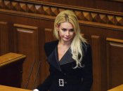 В беде не оставили? За "слугу" Кормышкину, которая незаконно разбогатела, поручились топ-чиновники