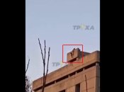 Мужчина сорвался с крыши в Днепре