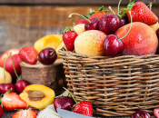 Солодкі літні фрукти можуть становити небезпеку