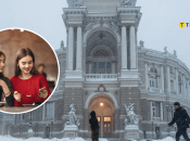 Одесса зимой и девушки в кафе