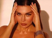 Анна Седокова умалчивает войну в Украине