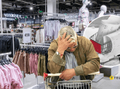 Мужчина в магазине