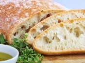 Так хлеб долго не очерствеет