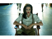 Паралич Белла и слезы в ванной: Анджелина Джоли откровенно рассказала о жизни после развода