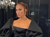 Дженнифер Лопес в черном