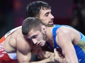 Эмин Сефершаев (в синем)