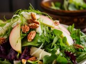 Вкусный и пикантный салат