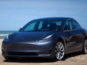 Сбила и поехала дальше: Tesla Model 3 провалила испытания авто­номного торможения (Видео)