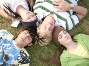 Как уберечь ребенка от влияния улицы: советы родителям