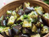 Смажені з цибулею баклажани