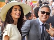 Джордж и Амаль Клуни планируют усыновить ребенка