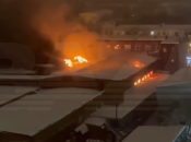 Пожар полностью охватил здание