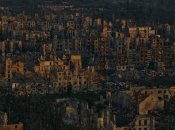 Пустые окна руин