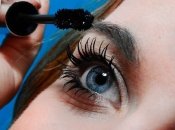 Вчені розповіли, чому шкідливо користуватись тушшю кожного дня