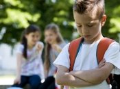 Как понять, что над ребенком издеваются и что делать родителям