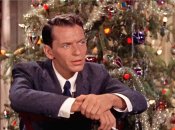 Слухняним дівчаткам Санта-Клаус приносить під ялинку Френка Сінатру