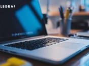 Клавиатуру ноутбука нужно поддерживать в чистоте (изображение создано с помощью ИИ)