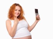 Почему беременным полезен черный шоколад?