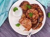 Любимые оладьи можно приготовить и с печенью