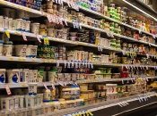 Корзина цін: в Україні дорожчає молоко