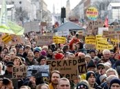 Члени партії підтримують вторгнення РФ в Україну