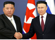 Диктаторы встретились на космодроме