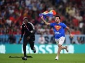 На ЧМ-2022 Супермен остановил матч и призвал спасти Украину (видео)