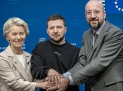 Глава Еврокомиссии Урсула фон дер Ляйен, президент Украины Владимир Зеленский, президент Евросовета Шарль Мишель