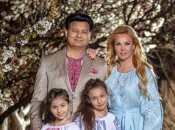 Співачка Камалія із сім’єю