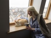 Утеплить окна зимой можно обычной пленкой