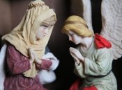 Деве Марии явился архангел Гавриил и сообщил ей, что она станет матерью сына Божьего