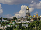 Монахов УПЦ МП выселяют из Киево-Печерской лавры