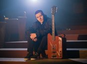 Український співак YAKTAK