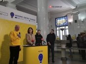 Глава Представительства ЕС в Украине презентовал в "Укрпочте" энергопроект по замене старых ламп на новые современные