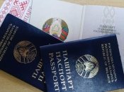 У белорусов хотят забирать их паспорта