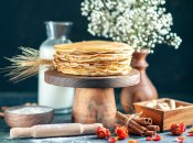 Блины - традиционный символ Масленичной недели 2025