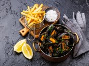 Что приготовить из мидий: паштет, суп, горячее, салат