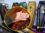 На кришці — мозаїка з бурштину