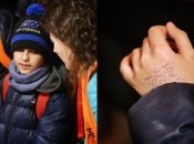 Мальчика сразу же встретили волонтеры