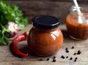 Такая закуска получается очень вкусной, пикантной